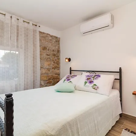 Villa Zoro With A Lovely Garden And A Private Pool In The Middle Of Istria