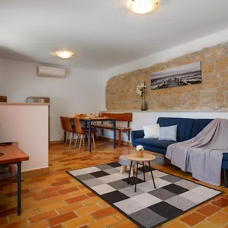 Zoro With A Lovely Garden And A Private Pool In The Middle Of Istria * Pazin