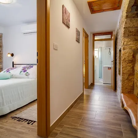 Zoro With A Lovely Garden And A Private Pool In The Middle Of Istria Villa