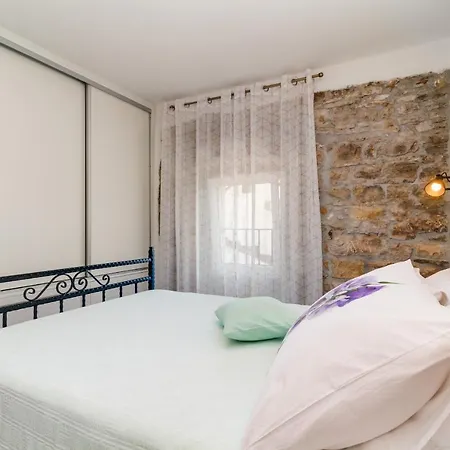 Zoro With A Lovely Garden And A Private Pool In The Middle Of Istria Villa *